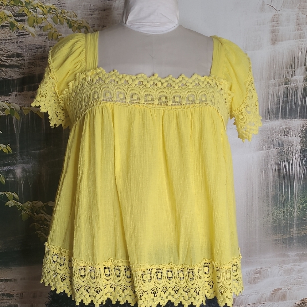 Grace & Karma Womens Large Bright Yellow Lace Trimmed Short Sleeve Top
